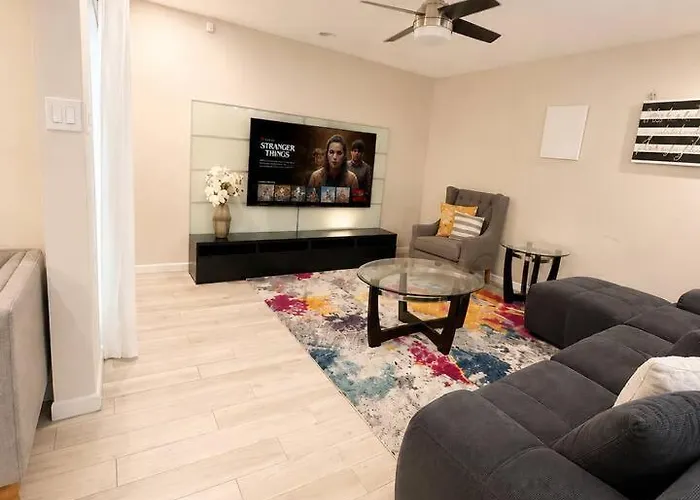 Holiday home Stylish Escape | Near Downtown | Wi-fi