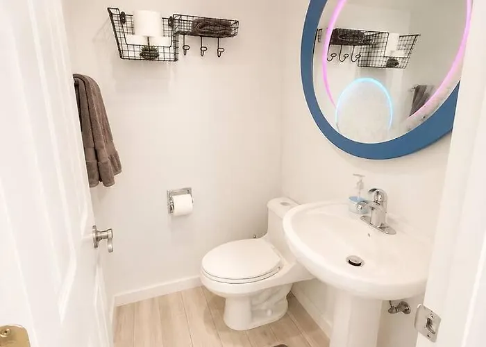 Stylish Escape | Near Downtown | Wi-fi Holiday home Phoenix