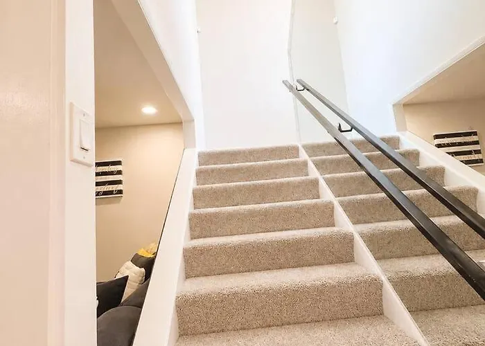 Stylish Escape | Near Downtown | Wi-fi