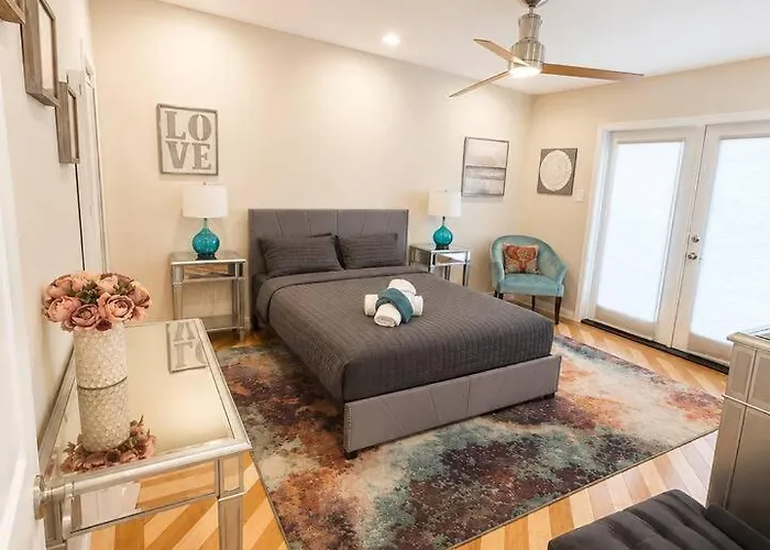 Stylish Escape | Near Downtown | Wi-fi Holiday home Phoenix