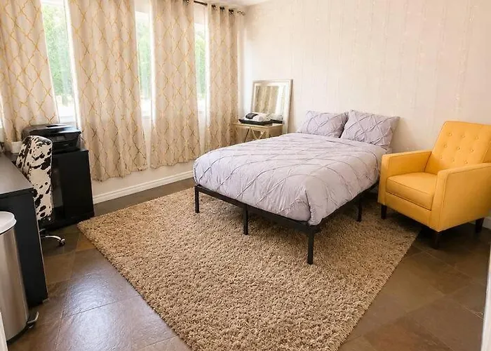 Holiday home Stylish Escape | Near Downtown | Wi-fi Phoenix