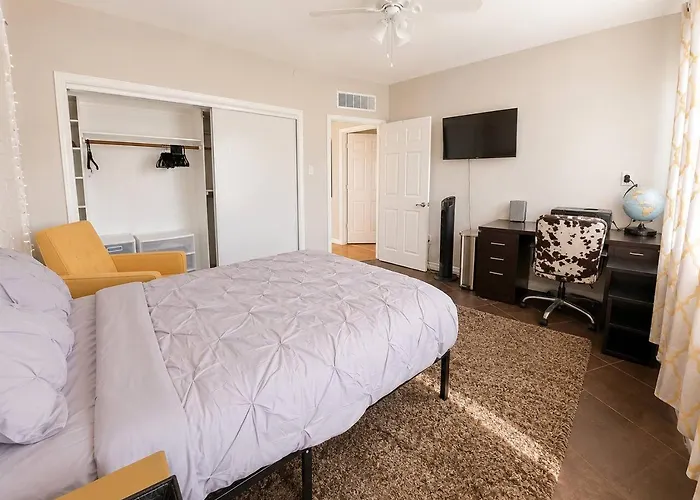 Stylish Escape | Near Downtown | Wi-fi *