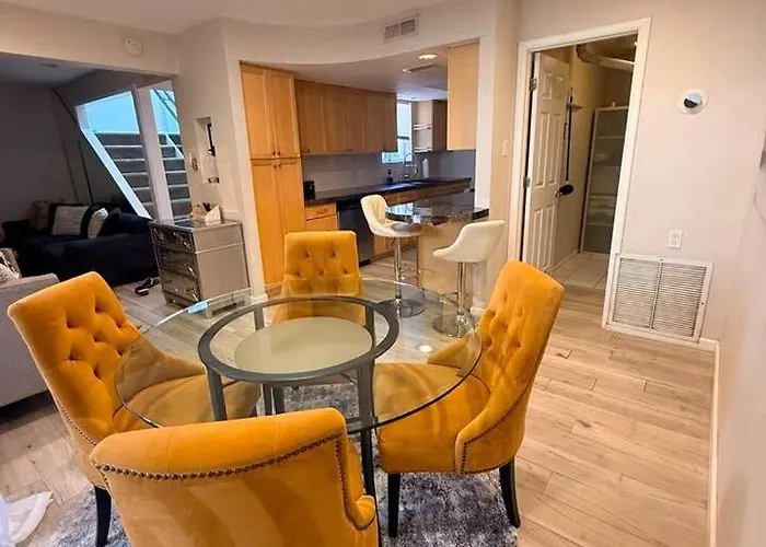 Stylish Escape | Near Downtown | Wi-fi Holiday home Phoenix